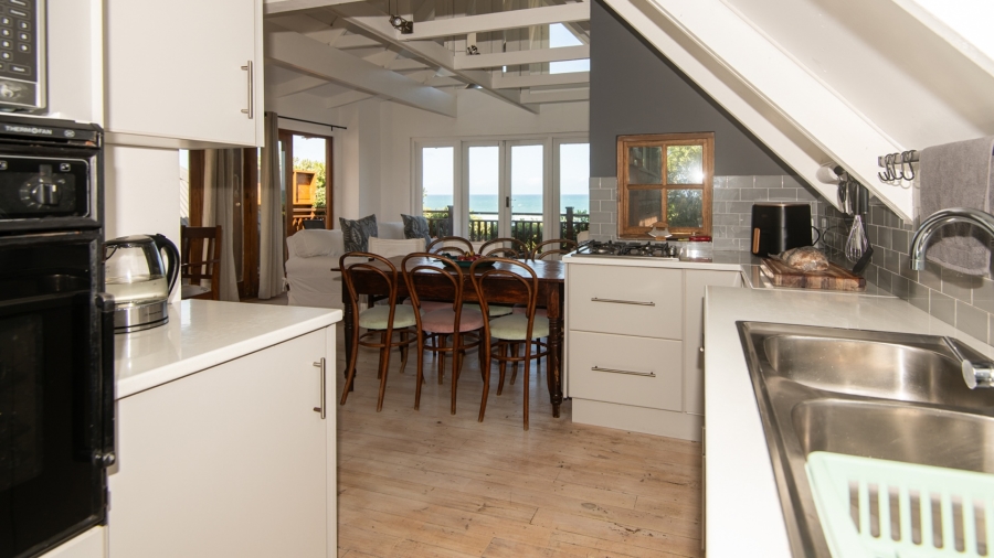 To Let 5 Bedroom Property for Rent in Southern Cross Western Cape